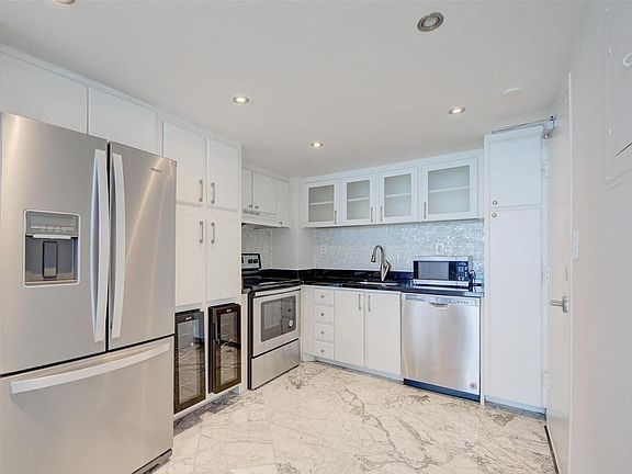 3rd image of 1200 West Ave APT 625
