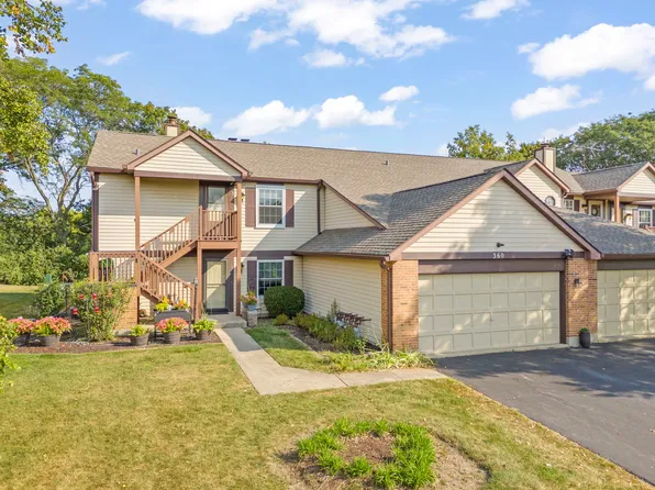 360 Sandhurst Cir APT 3, Glen Ellyn, IL 60137