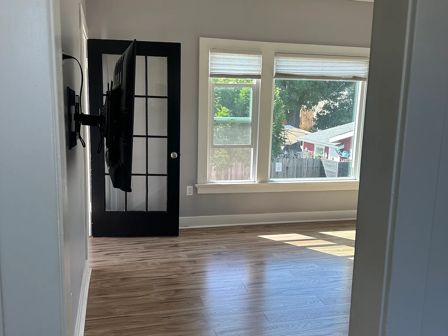 Studio, 300 sqft, $1,900 — Photo 4