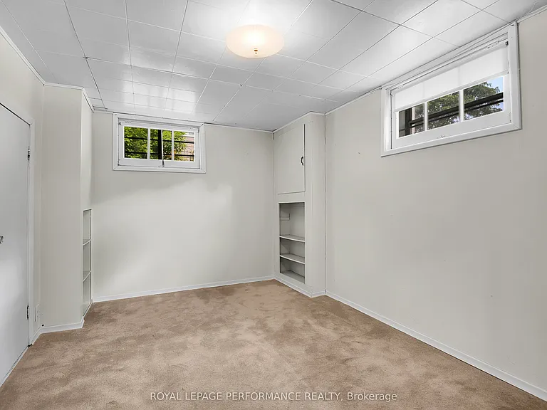 2243 Hillary Ave — Photo 24