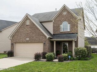 6905 Walnut Farm Dr, Louisville, KY 40229