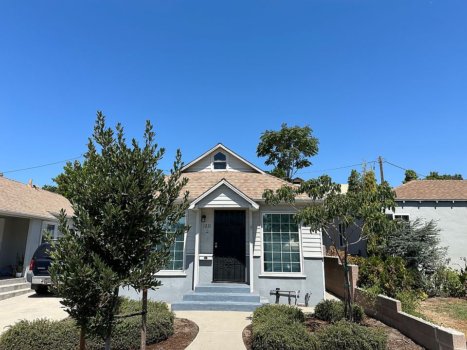 1st image of 1221 Carlton Dr
