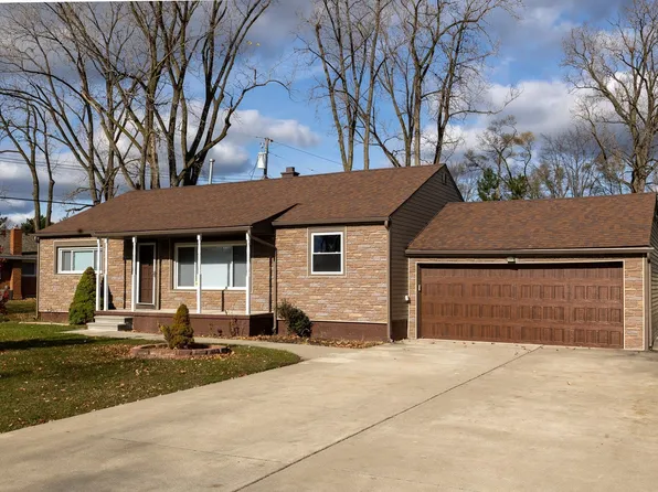 21900 N Tuller Ct, Southfield, MI 48076