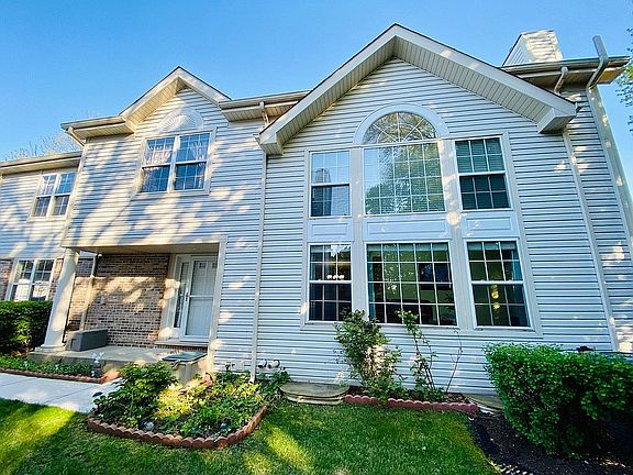 3rd image of 934 Sweetflower Dr