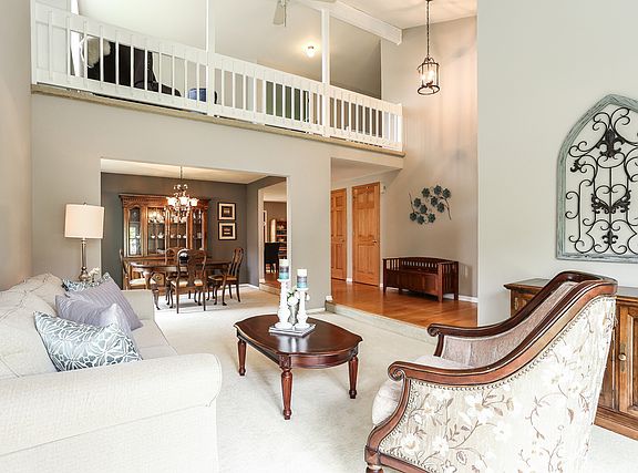 4th image of 17479 W Dartmoor Dr