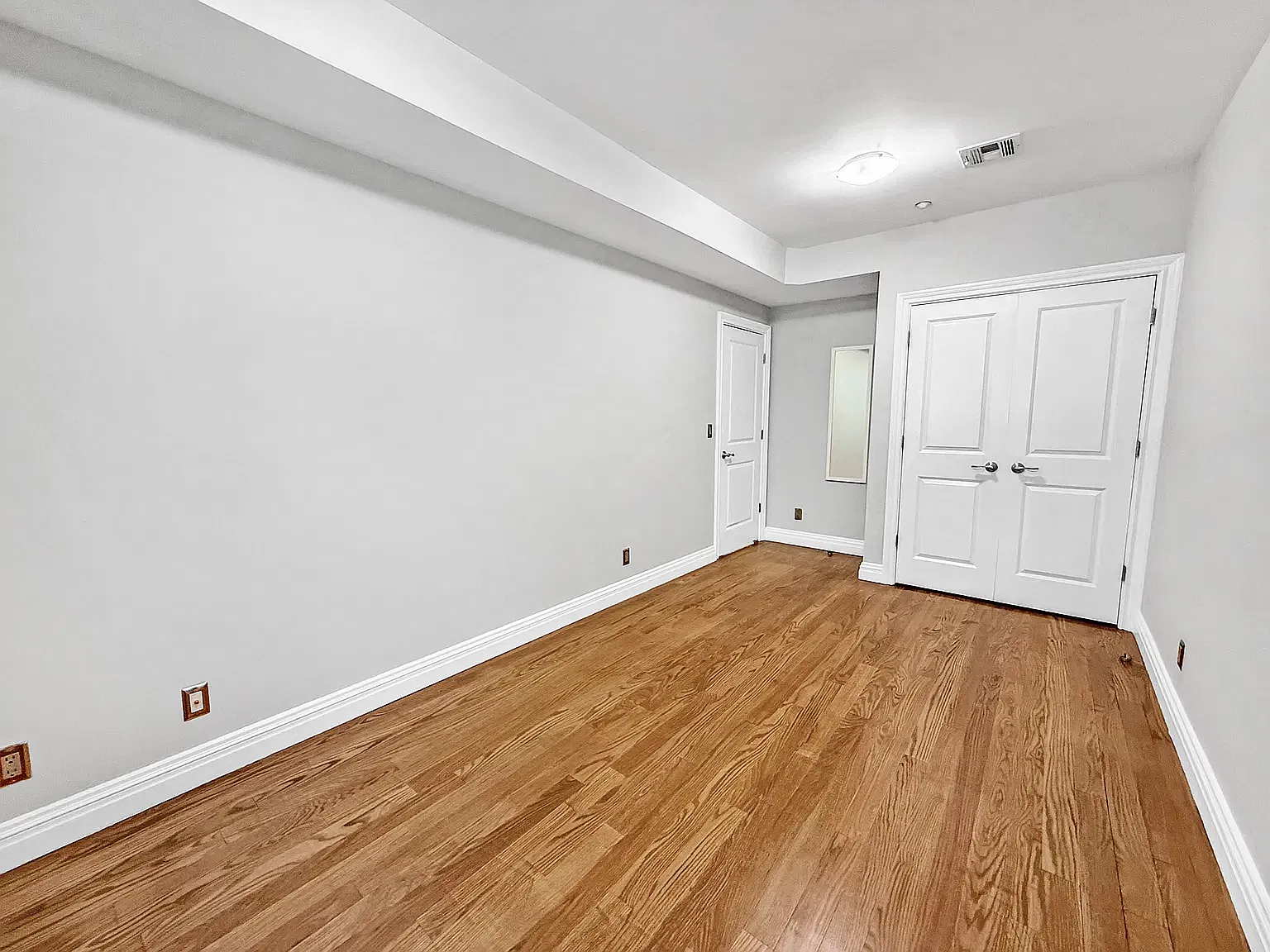 212 Bennett Avenue — Photo 4