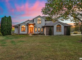 460 S Oaklane Rd, Springfield, IL 62712