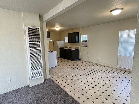 3rd image of 3031 Connie Dr #1