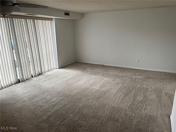 4th image of 9650 Cove Dr #6F