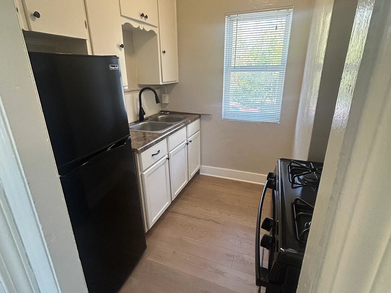 1 bed, 500 sqft, $930 — Photo 2