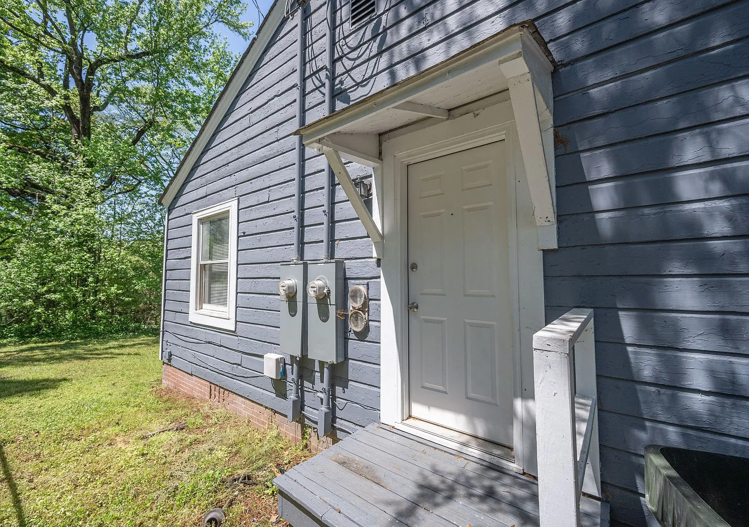 303 Raynor Street — Photo 4