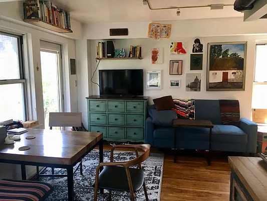 Rented by Bank Neary | media 6