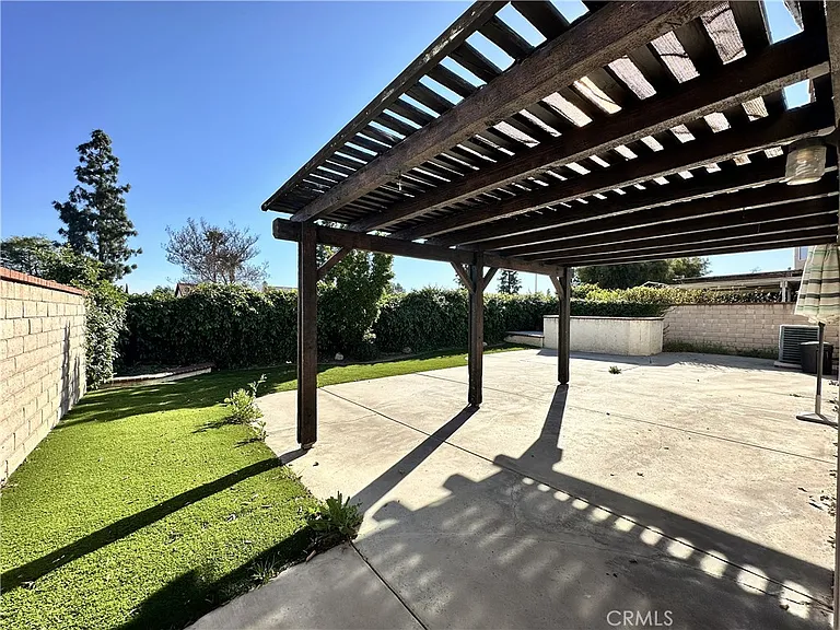 22841 Brompton St — Photo 19