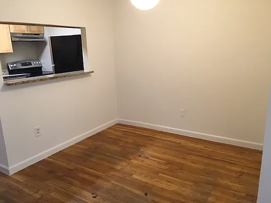 Rented by 18 REALTY | media 14