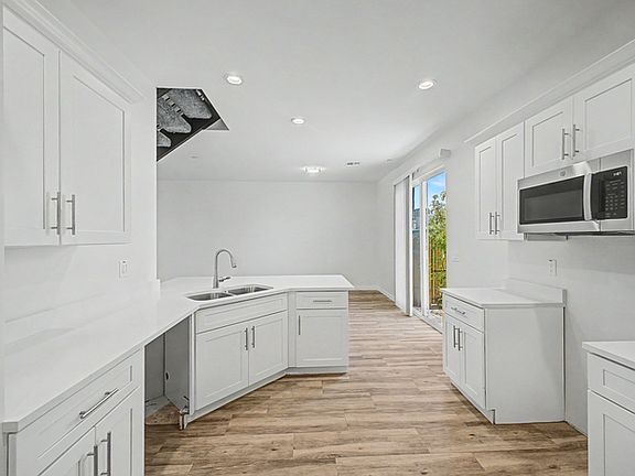 4th image of 3148 N 37th St #5