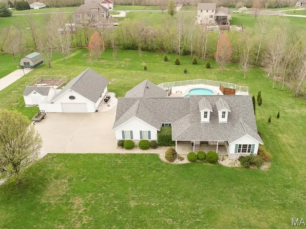 525 State Route 4 St, Saint Jacob, IL 62281