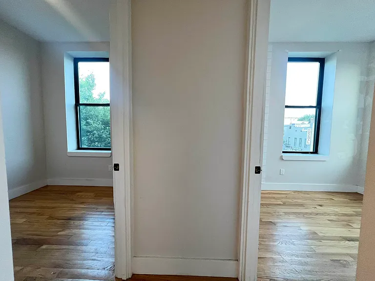 1081 Madison St #3F — Photo 12