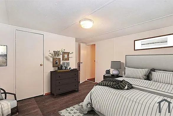 5630 108th Ave — Photo 3