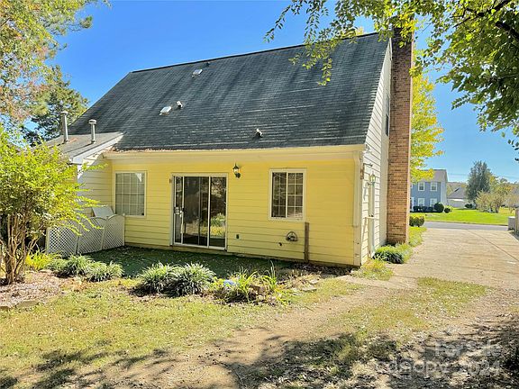 5th image of 7310 Yorkville Ct