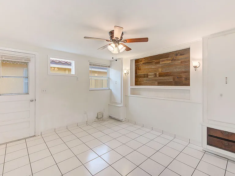 2600 Paula Dr N — Photo 5