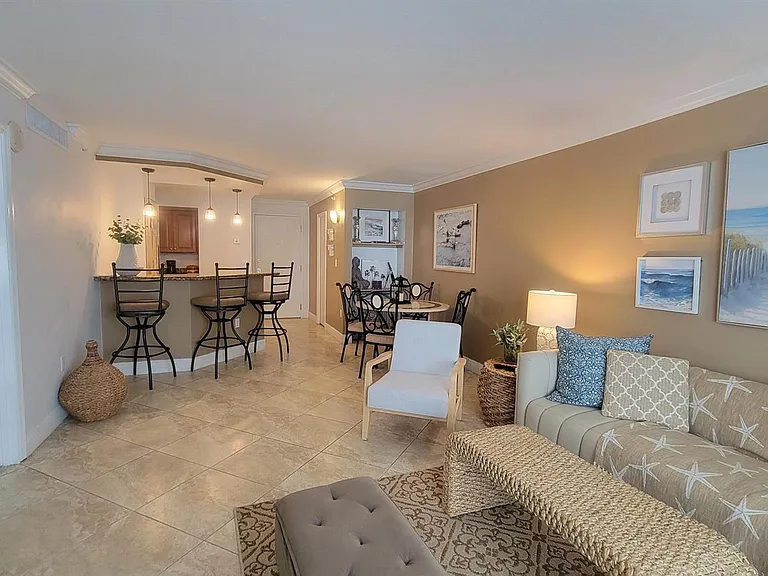 6917 Collins Ave #506 — Photo 4