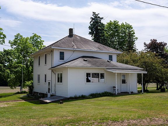 4th image of 402 W Chapman Rd