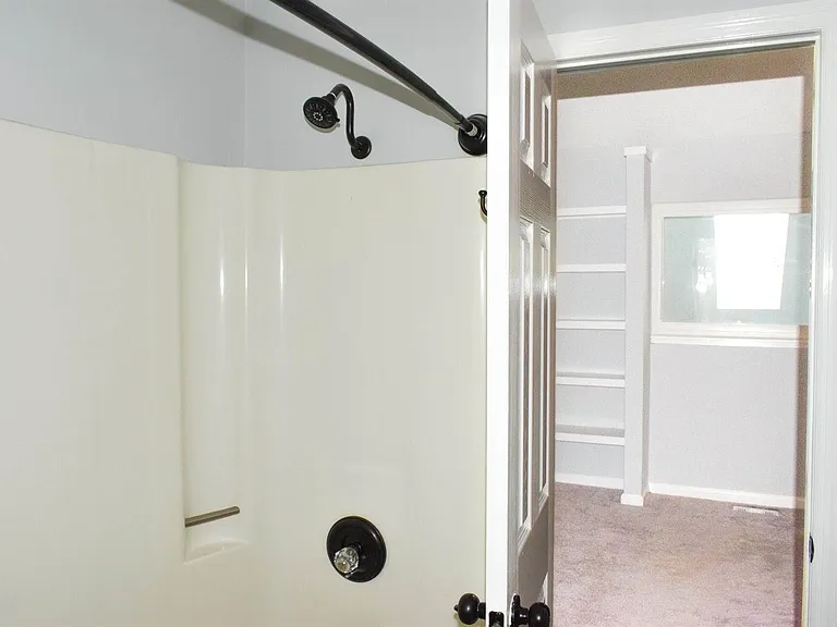 4497 L R I Ln — Photo 7