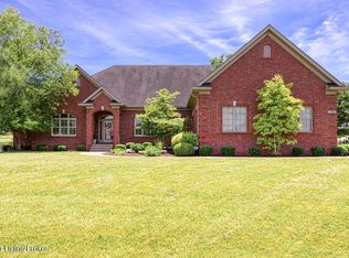172 Persimmon Ridge Dr, Louisville, KY 40245