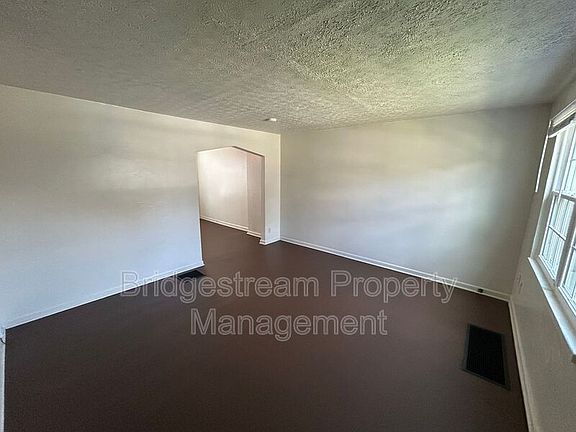 2nd image of 1320 Chardon Ct