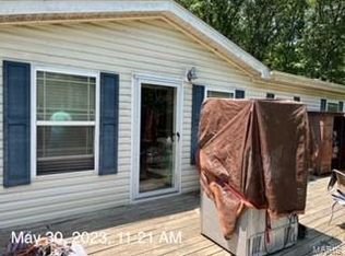 2155 E 24th Rd, Fillmore, IL 62032