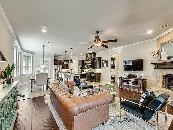4th image of 7429 Park Place Dr
