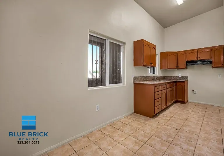 5869 S Figueroa St #3 — Photo 18