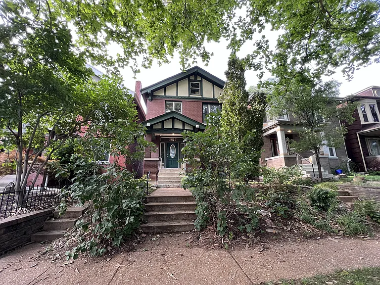 3817 Lafayette Ave — Photo 1