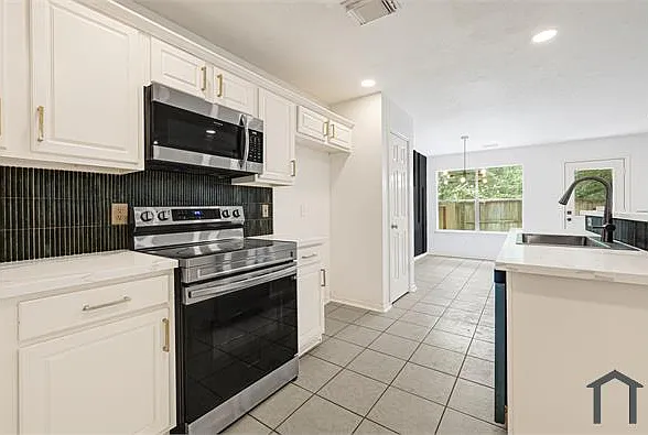 146 S Walden Elms Cir — Photo 13