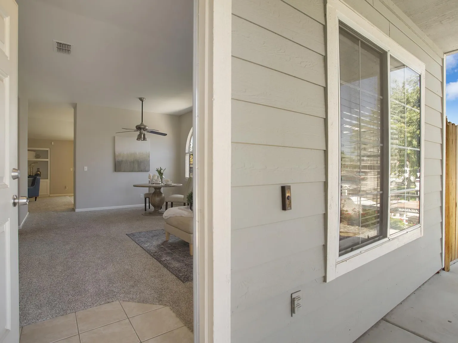 4 bed, 3.5 bath, 2425 sqft, $2,999 — Photo 2