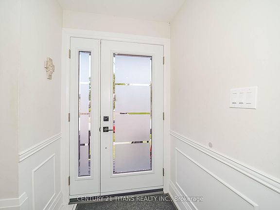 4th image of 42 Pixley Cres