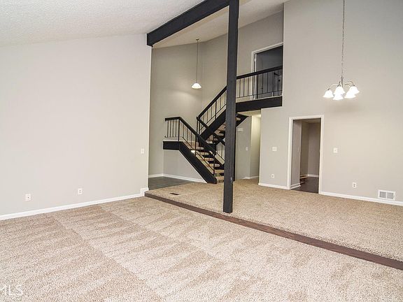 5th image of 3070 Balearic Dr SE
