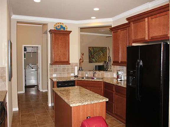 5th image of 286 Chering Dr
