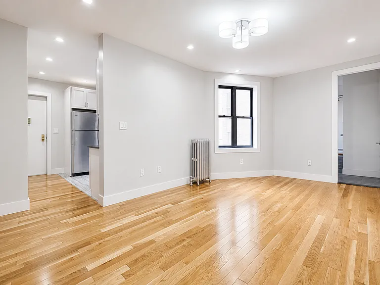 618 Academy St #4A — Photo 3