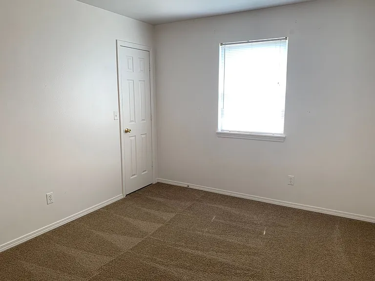 19706 Sackett Ln — Photo 16