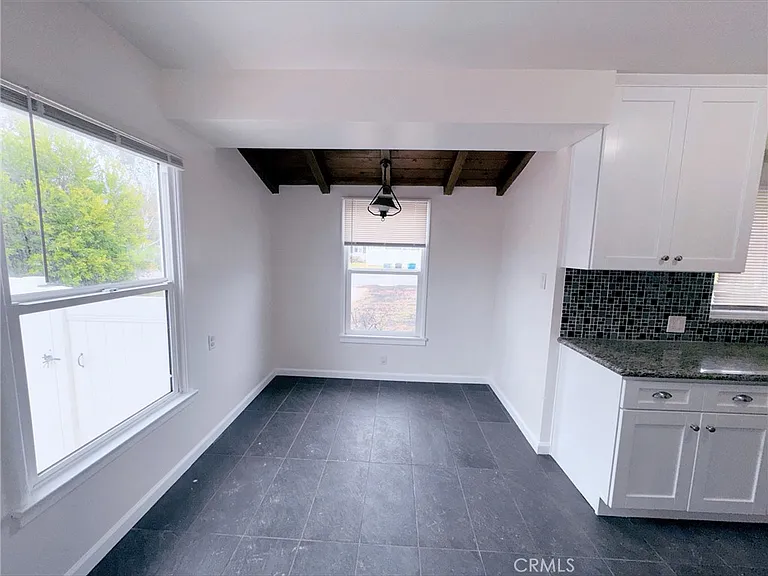 836 E Whitcomb Ave — Photo 9