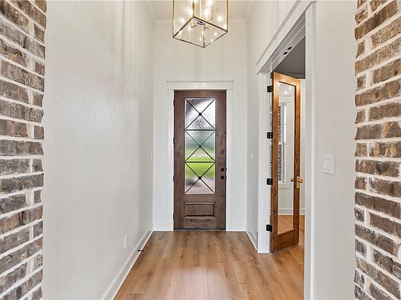 4th image of 4401 Williams Creek Dr