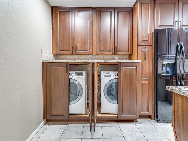 201 W Craig Pl #N — Photo 16
