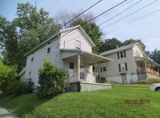 298 E Grant St, East Palestine, OH 44413