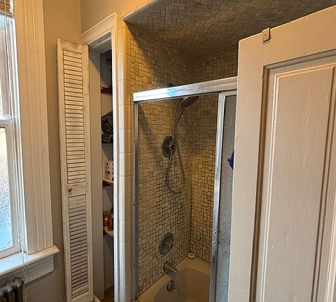 2nd image of 1300 Floyd Ave #1.5