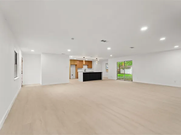 110 Hackberry St, Lancaster, TX 75146