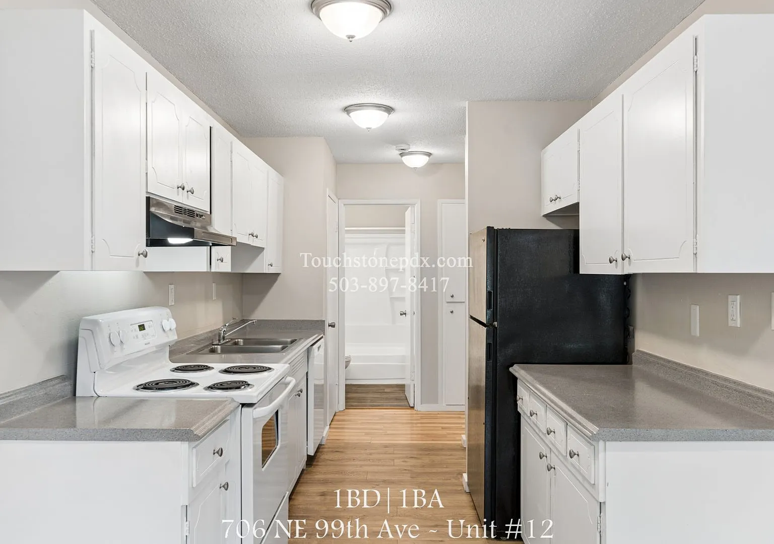 Charming 1-Bedroom Apartment with Parking! — Photo 2
