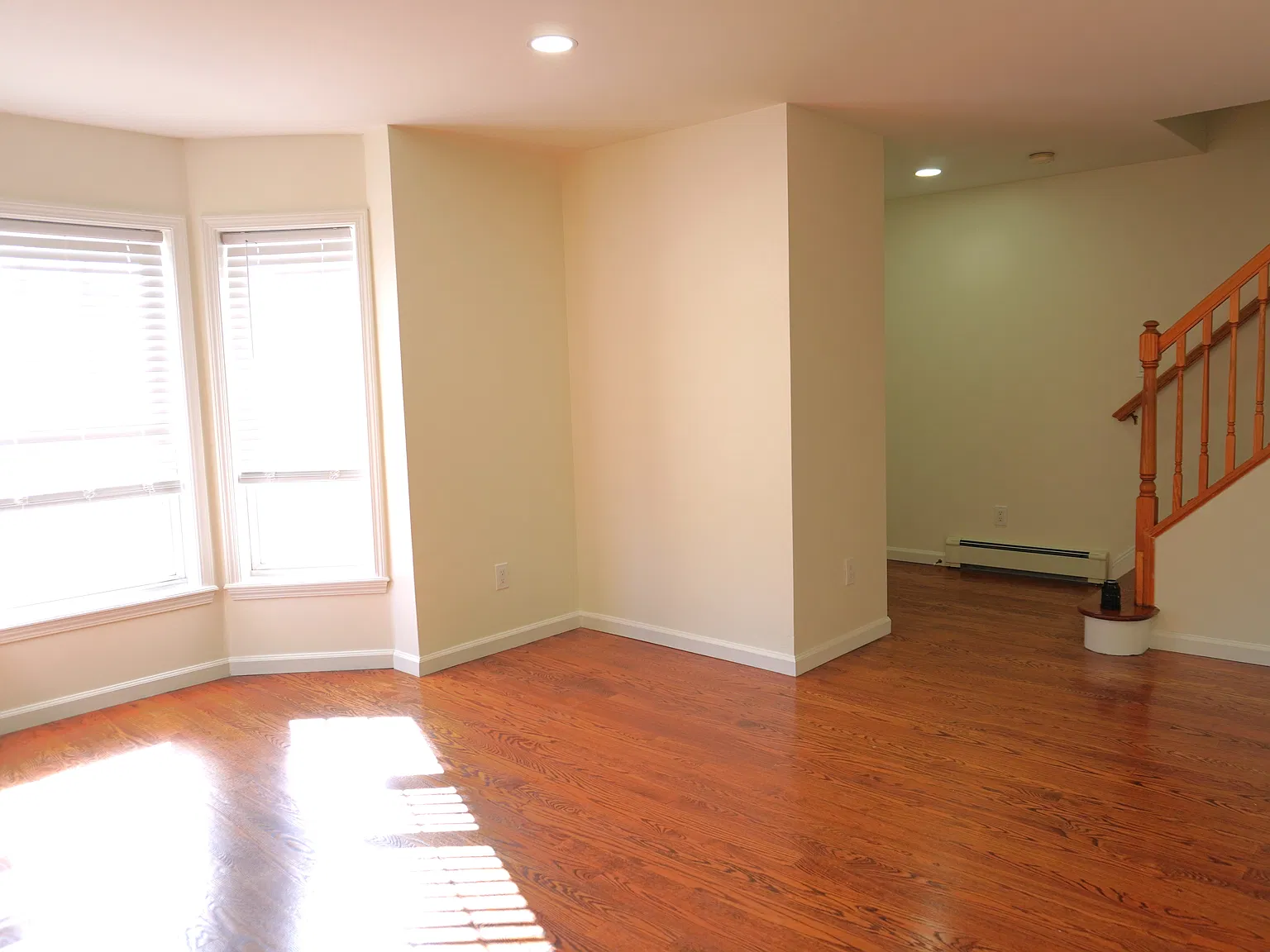 3 bed, 2.5 bath, 1872 sqft, $6,100 — Photo 3