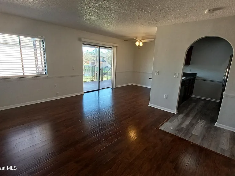 214 San Juan Cir — Photo 7