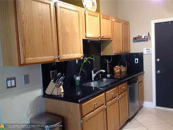 4th image of 82 Paxford Ln